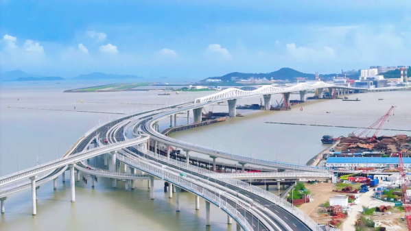 澳門(mén)大橋正式通車(chē)1